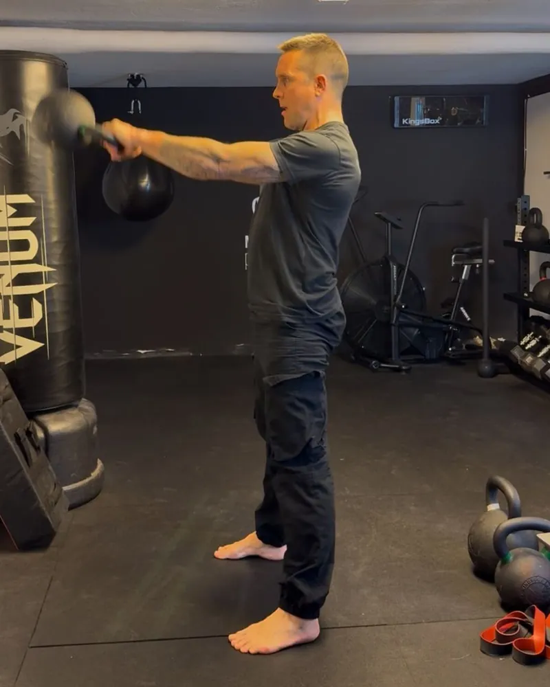 Marcel Tratnik beim Two-Hand Swing